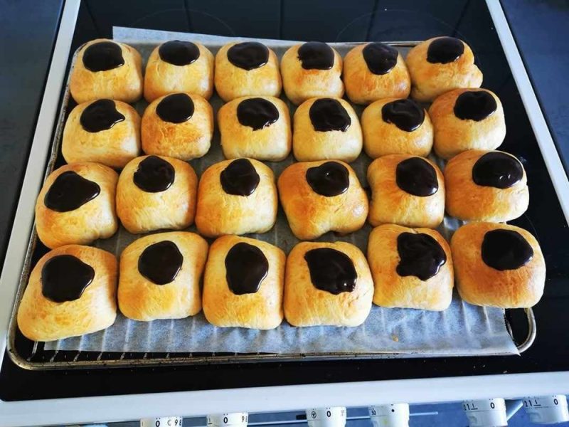 Gammeldags fastelavnsboller med creme